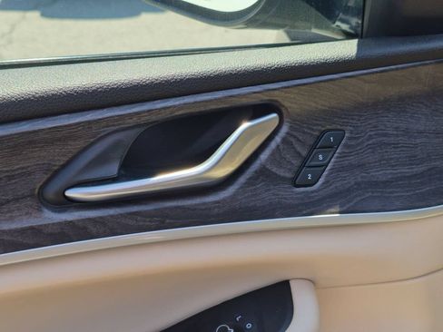 Used 2023 Jeep Grand Cherokee 4WD 4xe image 12