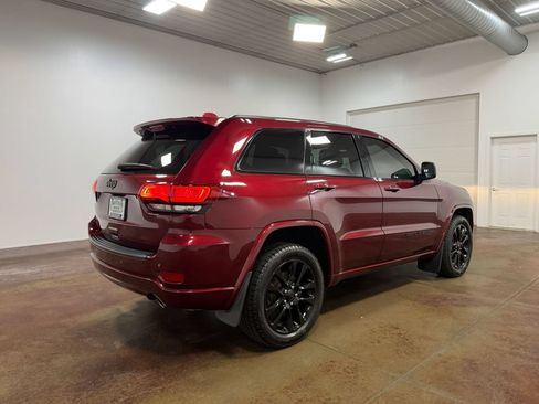 Used 2022 Jeep Grand Cherokee Laredo X AWD/4WD image 34