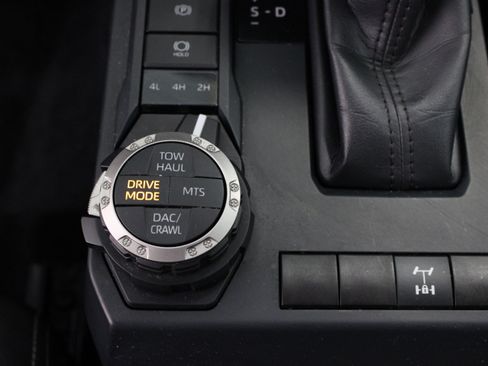 Used 2025 Toyota Tacoma TRD Off-Road AWD/4WD image 21