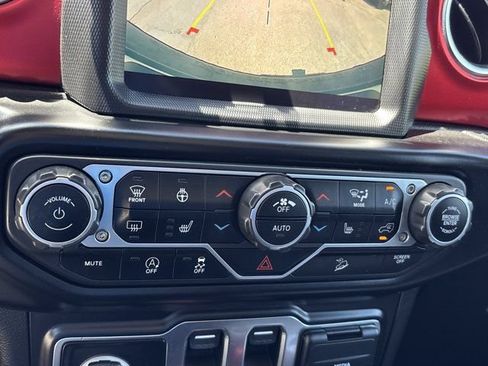 Used 2021 Jeep Wrangler Rubicon AWD/4WD image 35