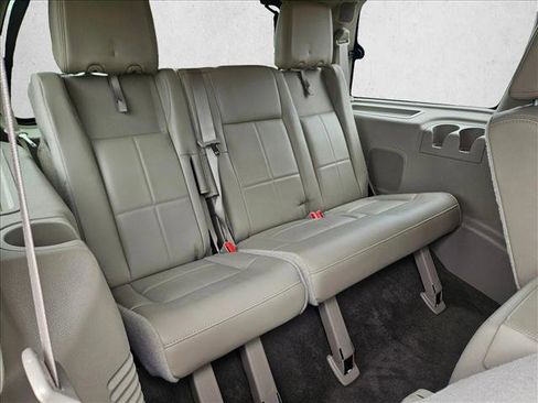 Used 2014 Lincoln Navigator 2WD image 20