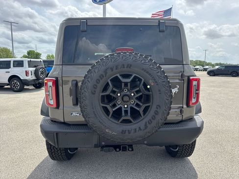 New 2026 Ford Bronco Badlands image 12