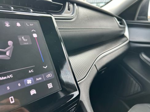 Used 2023 Jeep Grand Cherokee Laredo w/ Luxury Tech Group I image 33