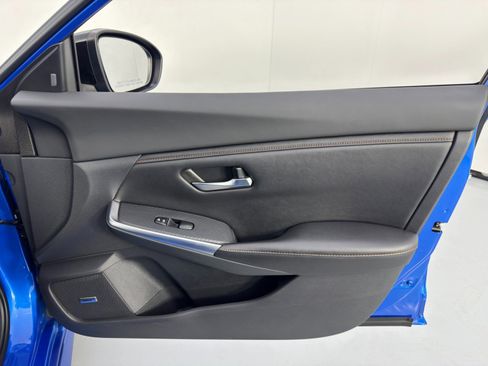 Used 2023 Nissan Sentra SR w/ SR Premium Package image 39