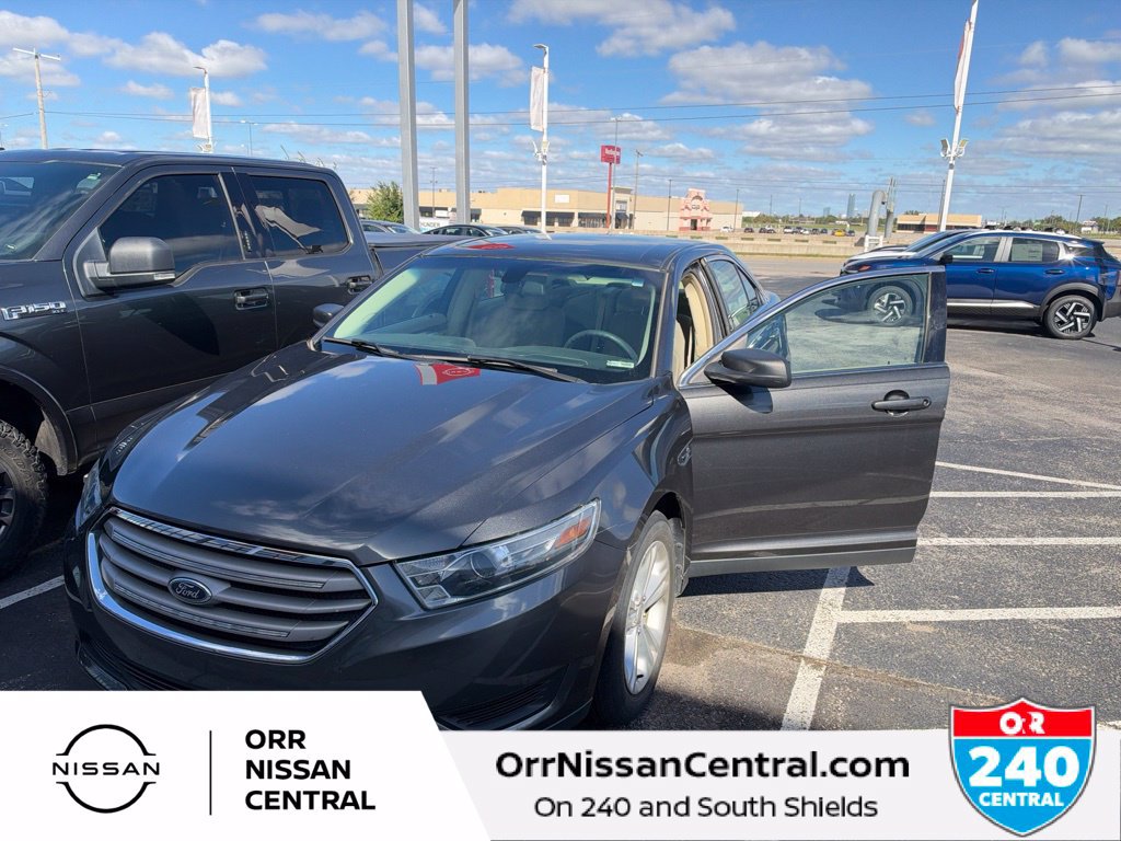 Used 2017 Ford Taurus SE FWD image 10