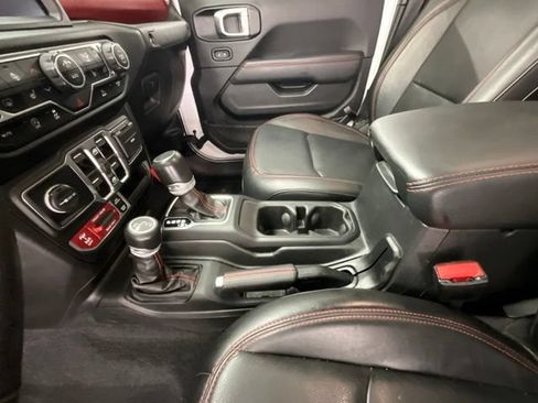 Used 2023 Jeep Gladiator Rubicon w/ Cold Weather Group AWD/4WD image 19