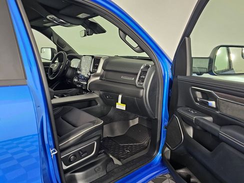 New 2026 RAM 1500 Laramie AWD/4WD image 37