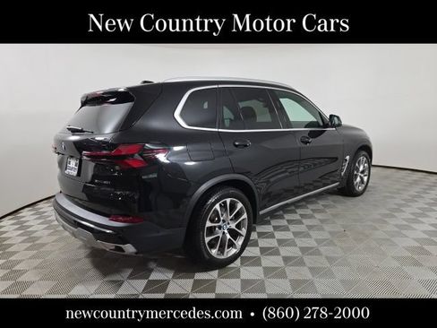 Used 2024 BMW X5 xDrive40i w/ Premium Package AWD/4WD image 9