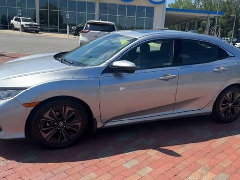 Used 2019 Honda Civic EX image 7