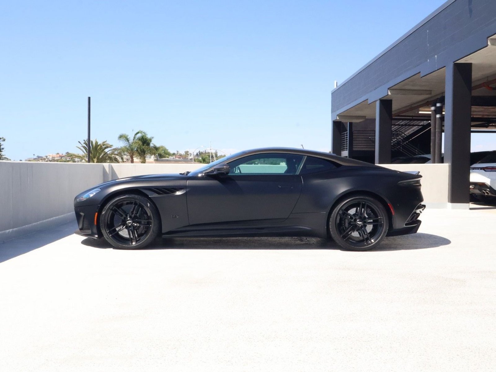 Used 2021 Aston Martin DBS Superleggera RWD image 2