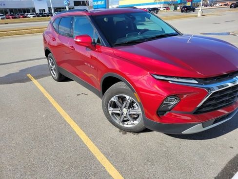 Used 2023 Chevrolet Blazer LT w/ Sound & Technology Package image 3