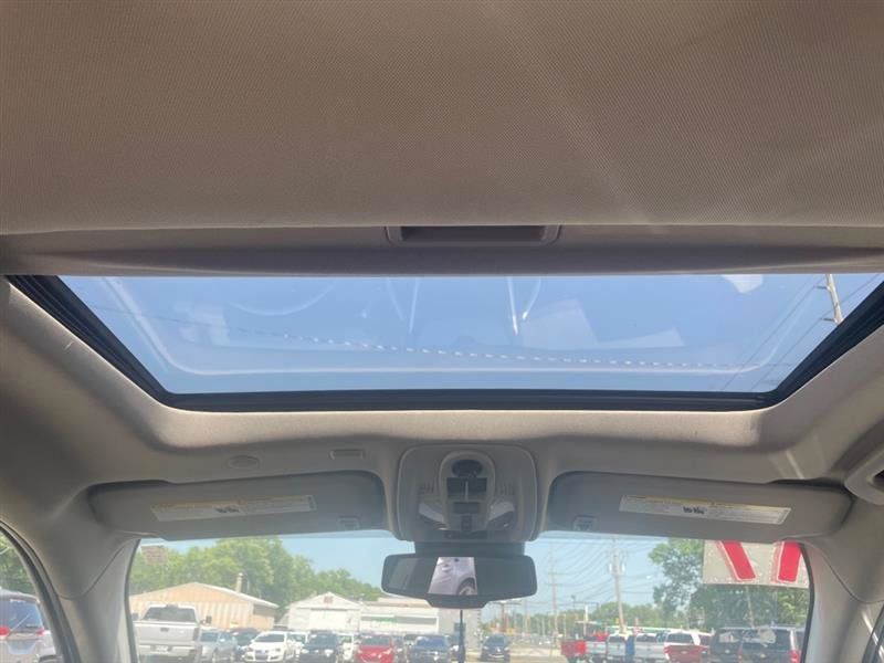 Used 2017 GMC Terrain SLT w/ Open Road Package FWD image 10