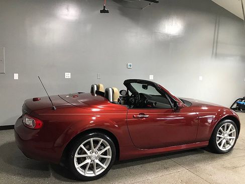 Used 2012 MAZDA MX-5 Miata Grand Touring w/ Premium Pkg RWD image 5