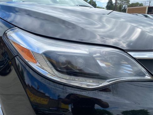 Used 2016 Toyota Avalon Limited image 21