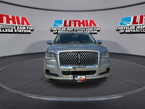 Used 2022 Lincoln Navigator Black Label AWD/4WD image 3