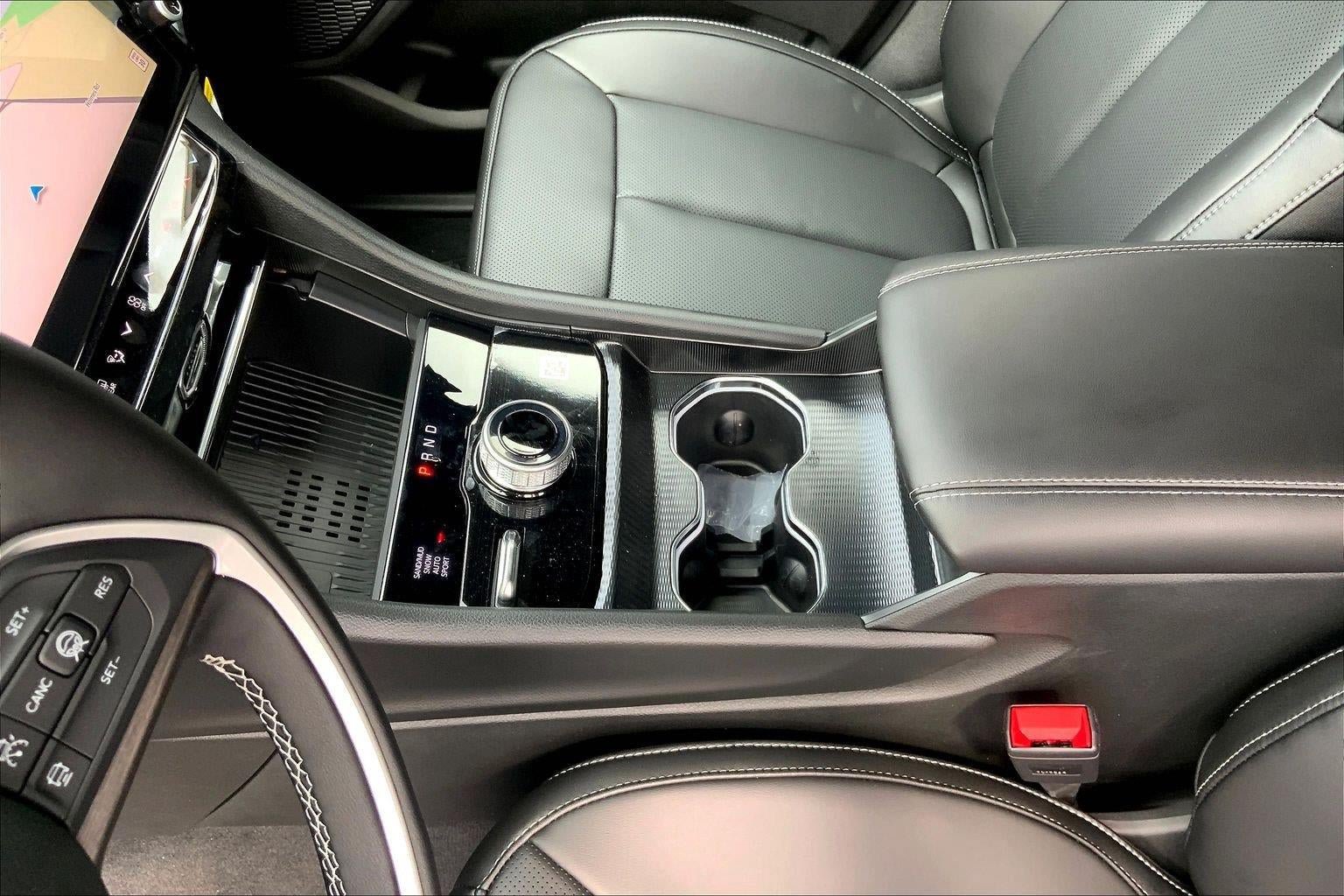 New 2026 Jeep Grand Cherokee Limited w/ Luxury Tech Group II AWD/4WD image 7
