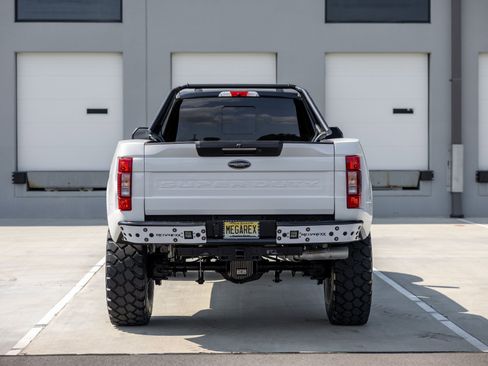 Used 2022 Ford F250 Lariat w/ Lariat Ultimate Package AWD/4WD image 14
