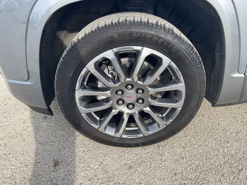 Used 2023 GMC Acadia Denali w/ Denali Ultimate Package image 11