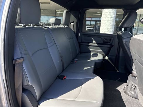 Used 2022 RAM 2500 Tradesman w/ Chrome Appearance Group image 9