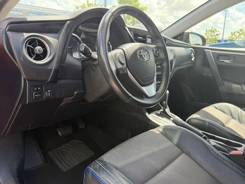 Used 2017 Toyota Corolla SE FWD image 11
