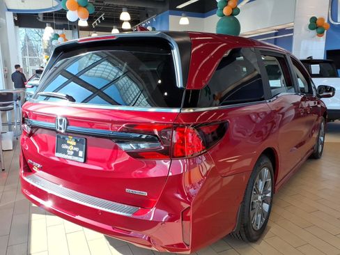 New 2026 Honda Odyssey Touring image 12