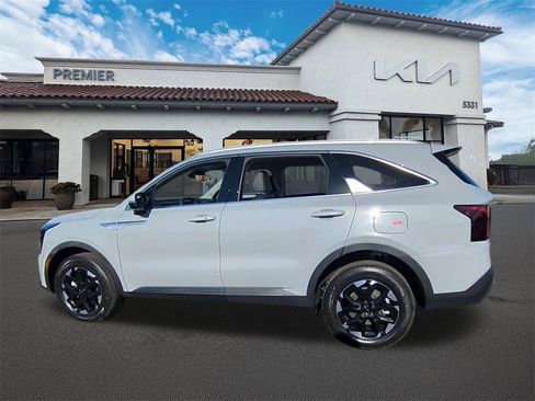 New 2026 Kia Sorento S image 5