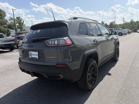 Used 2019 Jeep Cherokee Trailhawk w/ Cold Weather Group AWD/4WD image 7