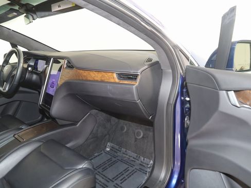 Used 2019 Tesla Model X 75D image 51