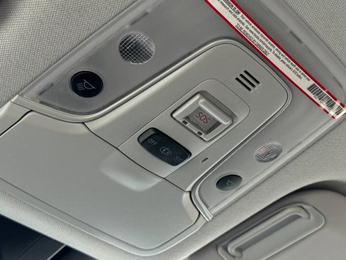 Used 2020 Toyota Prius Prime LE image 21