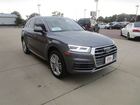 Used 2018 Audi Q5 Prestige image 5