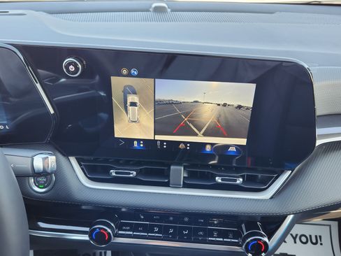 New 2026 Chevrolet Equinox LT w/ Convenience Package II image 13