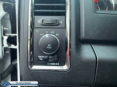 Used 2018 RAM 3500 Big Horn w/ Sport Appearance Group image 15