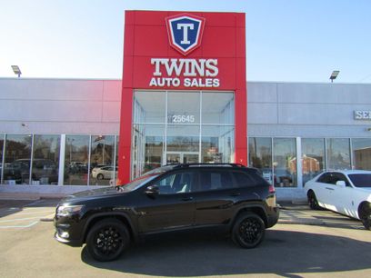 Used 2023 Jeep Cherokee Altitude Lux