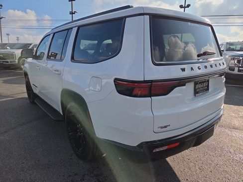 Used 2024 Jeep Wagoneer Series II image 4