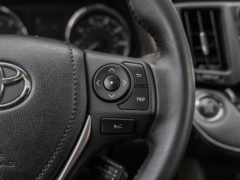 Used 2017 Toyota RAV4 Limited FWD image 19