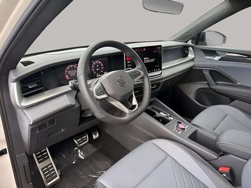 New 2026 Volkswagen Tiguan SE R-Line AWD/4WD image 6