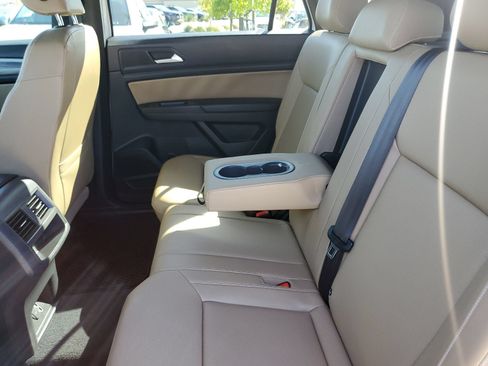 Used 2020 Volkswagen Atlas Cross Sport SE FWD image 40