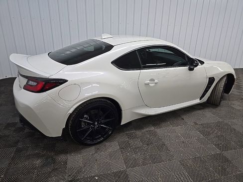 Used 2023 Toyota GR86 Premium w/ ALL Weather Mat Package (TMS) RWD image 3