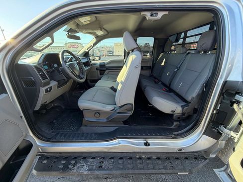 Used 2022 Ford F250 XL w/ Power Equipment Group image 29