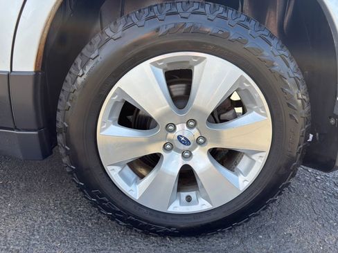 Used 2012 Subaru Outback 3.6R Limited w/ Moonroof Pkg image 10