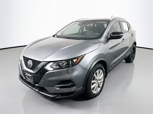 Certified 2020 Nissan Rogue Sport SV image 3