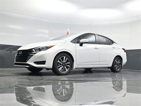 Used 2025 Nissan Versa SV w/ Trunk Package image 52