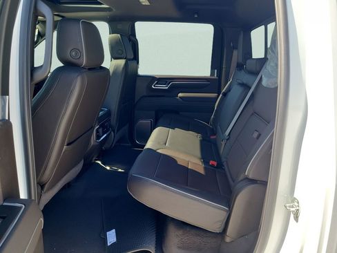 New 2026 GMC Sierra 2500 Denali w/ Denali Reserve Package AWD/4WD image 9