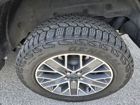 Used 2024 Jeep Wrangler High Altitude AWD/4WD image 11