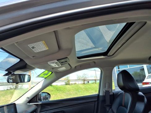Used 2023 Nissan Sentra SR w/ SR Premium Package FWD image 21