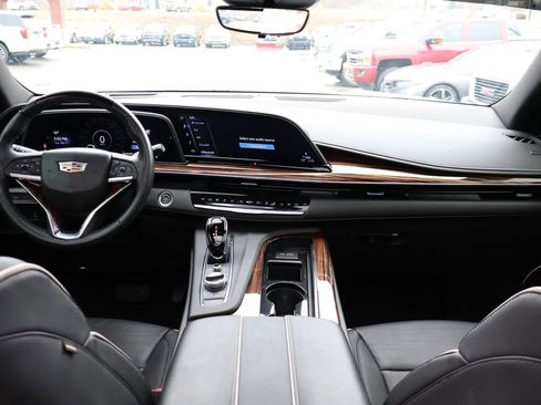 Used 2024 Cadillac Escalade Premium Luxury image 49