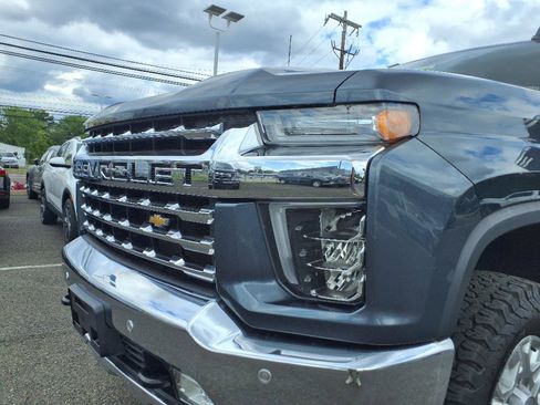 Used 2020 Chevrolet Silverado 2500 LTZ w/ LTZ Plus Package image 8