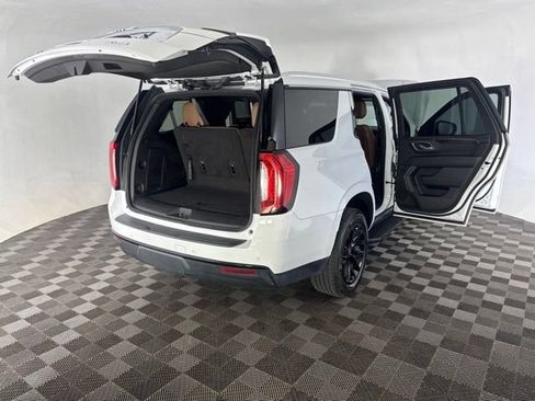 Used 2022 GMC Yukon SLE w/ Gmc Pro Safety Plus Package AWD/4WD image 16