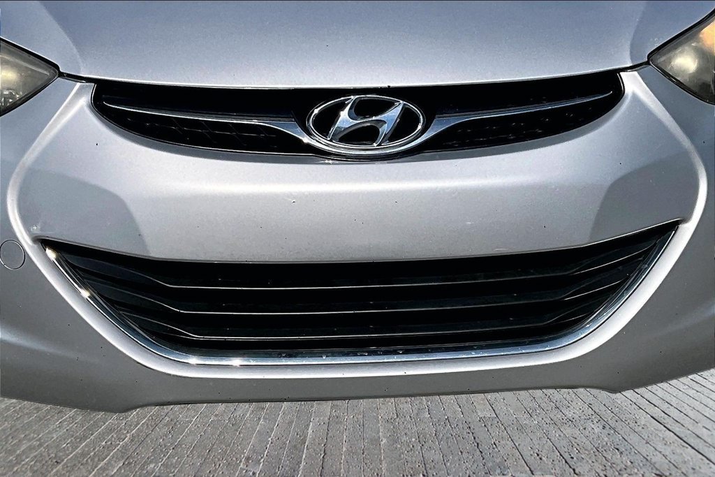 Used 2013 Hyundai Elantra GLS w/ Preferred Pkg FWD image 28