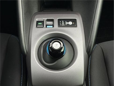 Used 2024 Nissan Leaf S image 25